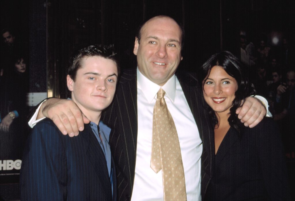 Robert,Iler,,James,Gandolfini,And,Jamie lynn,Sigler,At,Premiere,Of