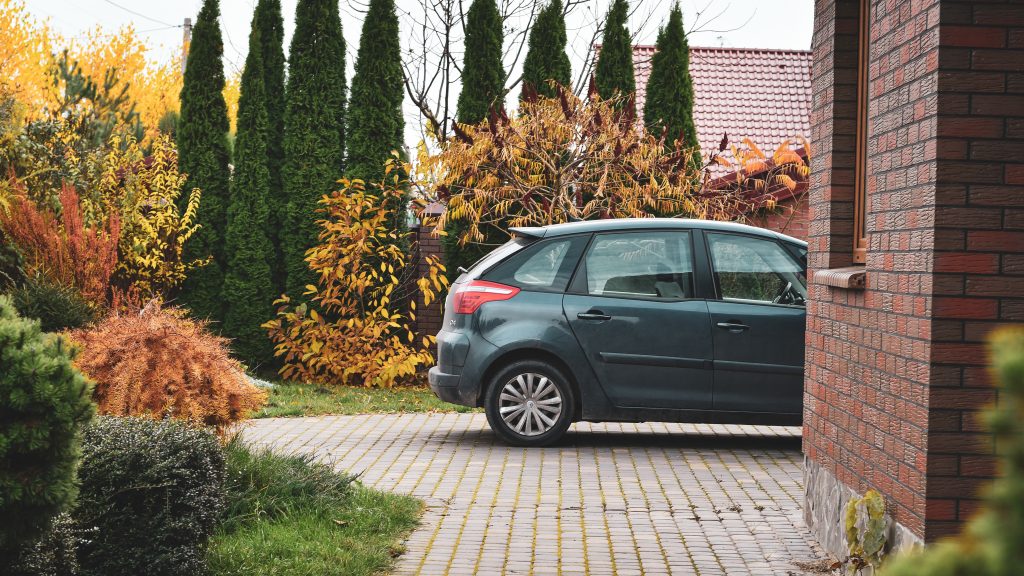 Kyyv,,,Ukraine, ,November,14,2020:,Family,Car,Parked,Near,The