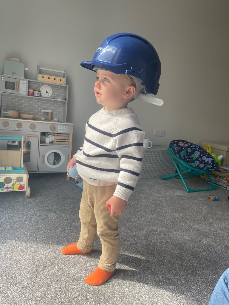 Harry, Tiniest Builder (1)