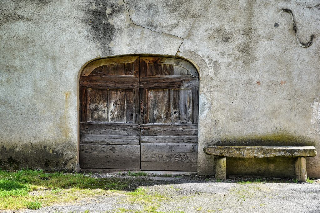 Subsidence doorway